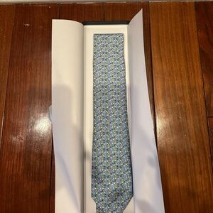 Vineyard Vines Arnold Palmer golf print silk tie